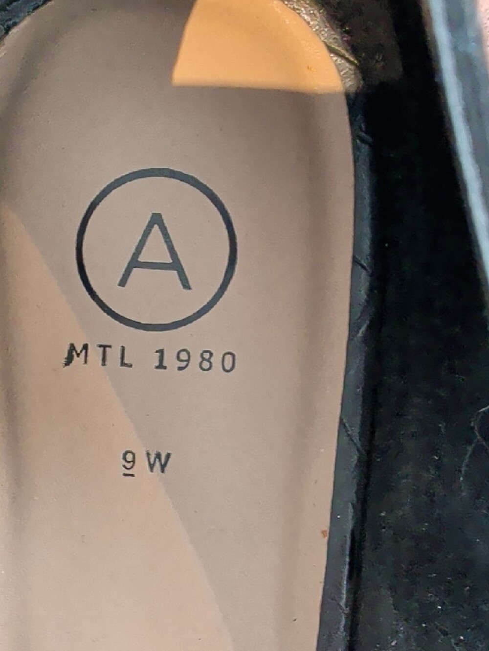 NWT Chic Black Croc-Embossed Pointy Toe Flats – Brand New size 9W - Picture 6 of 12